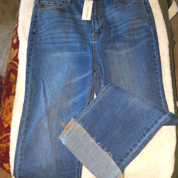 Francesca's Collections Jeans High Rise Slim Boot Harper Cropped Raw Hem size 30 - Picture 5 of 7